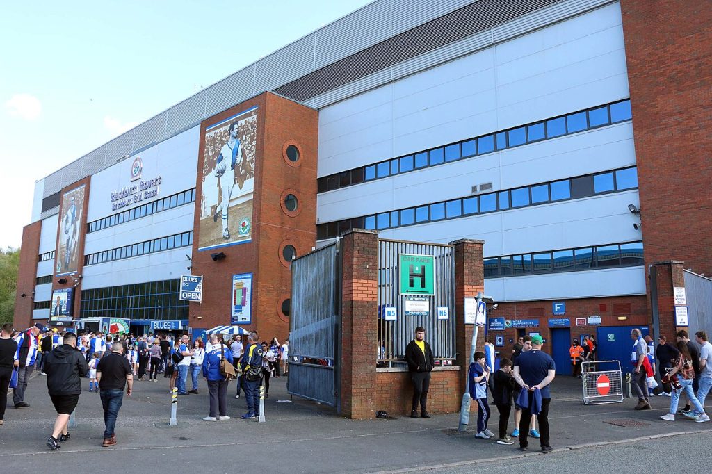 Toàn cảnh Ewood Park, sân đấu gắn với Blackburn Rovers