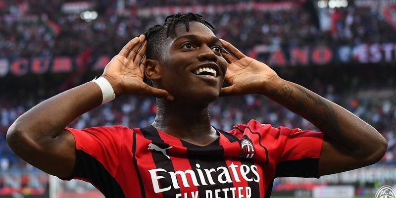 Rafael Leão tại AC Milan. Rafael Leão là một trong những cầu thủ tấn công đáng chú ý nhất của AC Milan.