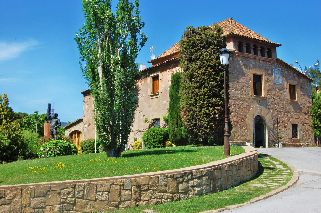 Ngôi nhà lịch sử La Masia de Can Planes của FC Barcelona