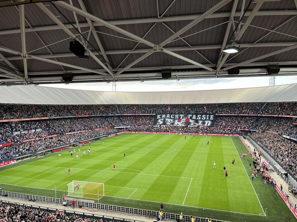 Toàn cảnh sân De Kuip sân nhà Feyenoord Rotterdam