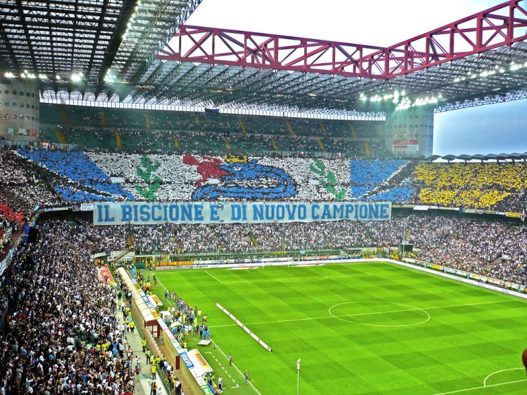 Sân San Siro gắn với câu lạc bộ Inter Milan