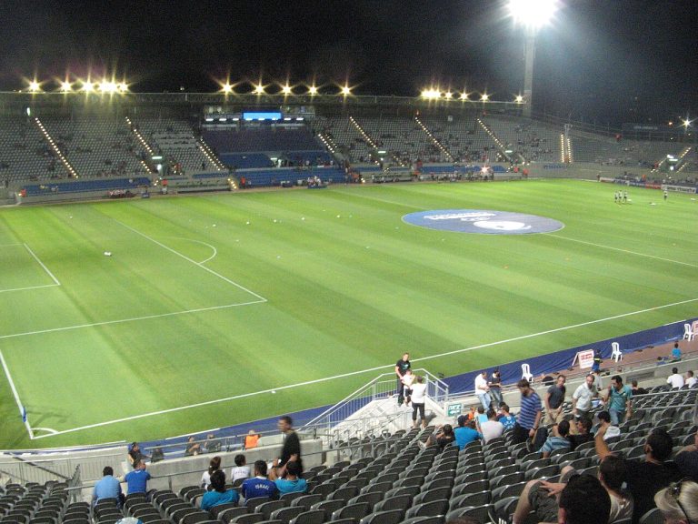 Không khí thi đấu tại Israel Premier League