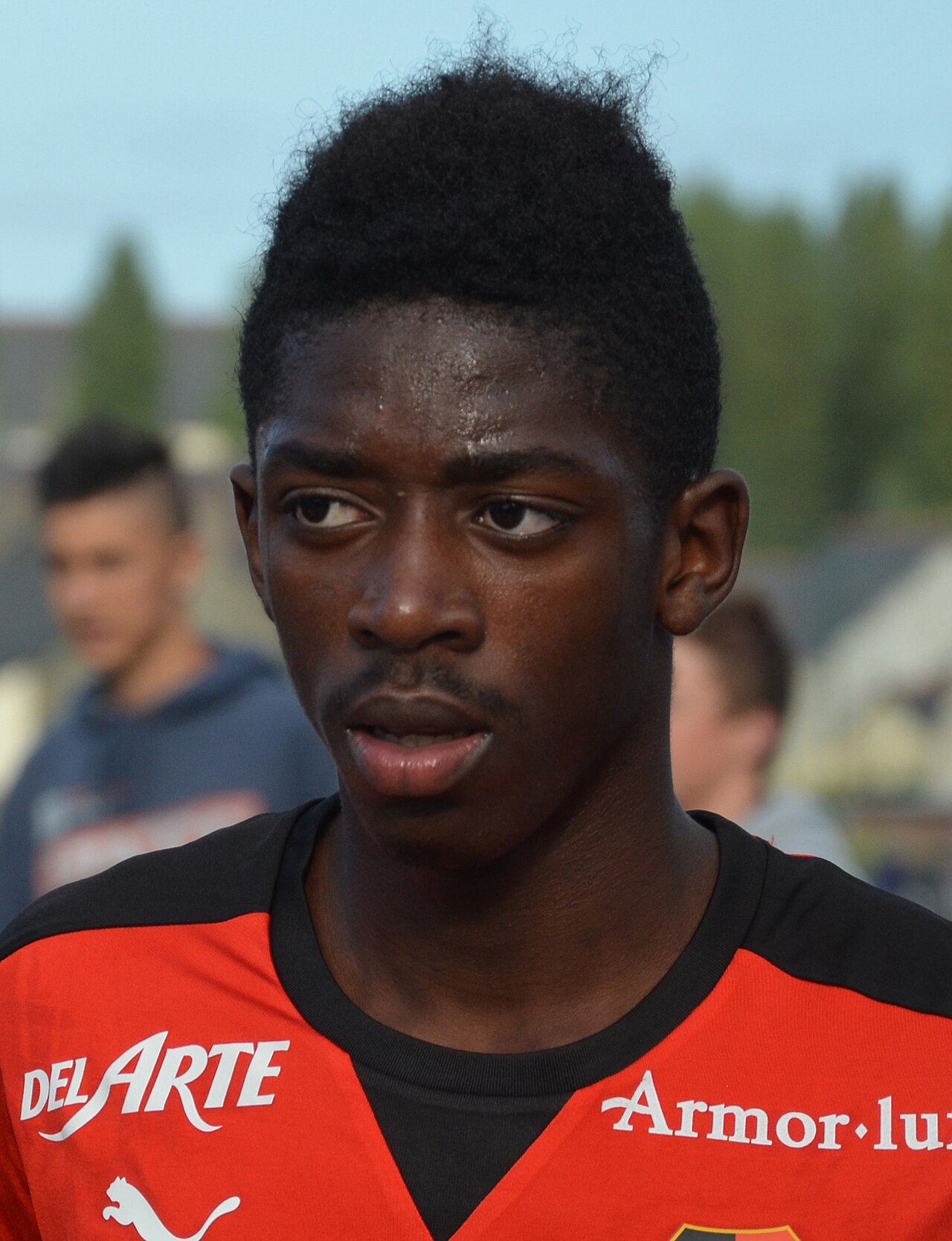 Các cầu thủ Stade Rennais thi đấu trên sân