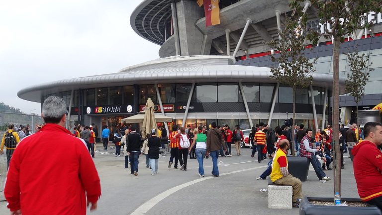 Sân Galatasaray trong bối cảnh Süper Lig Thổ Nhĩ Kỳ