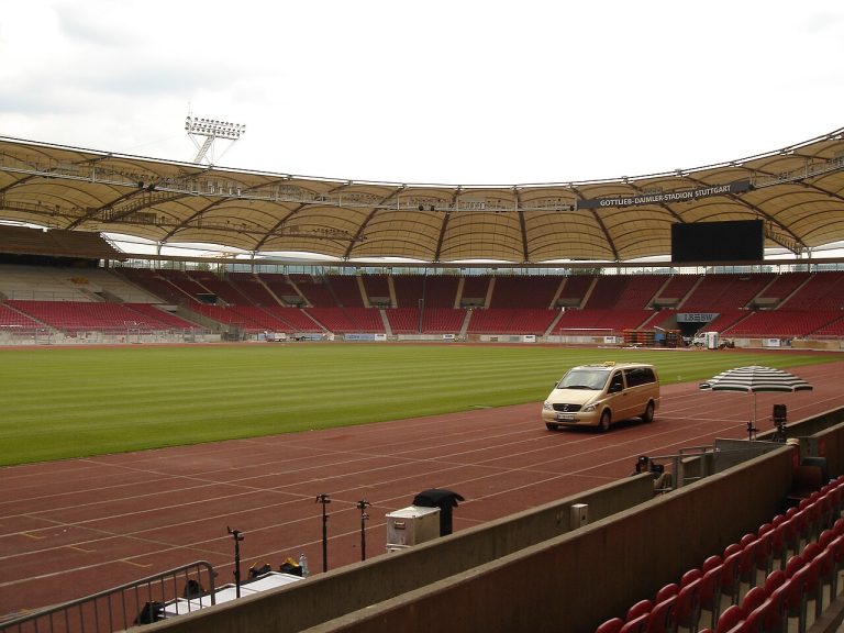 Toàn cảnh MHP Arena, sân nhà của VfB Stuttgart