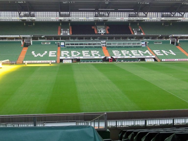 Toàn cảnh Weserstadion, sân đấu gắn với Werder Bremen
