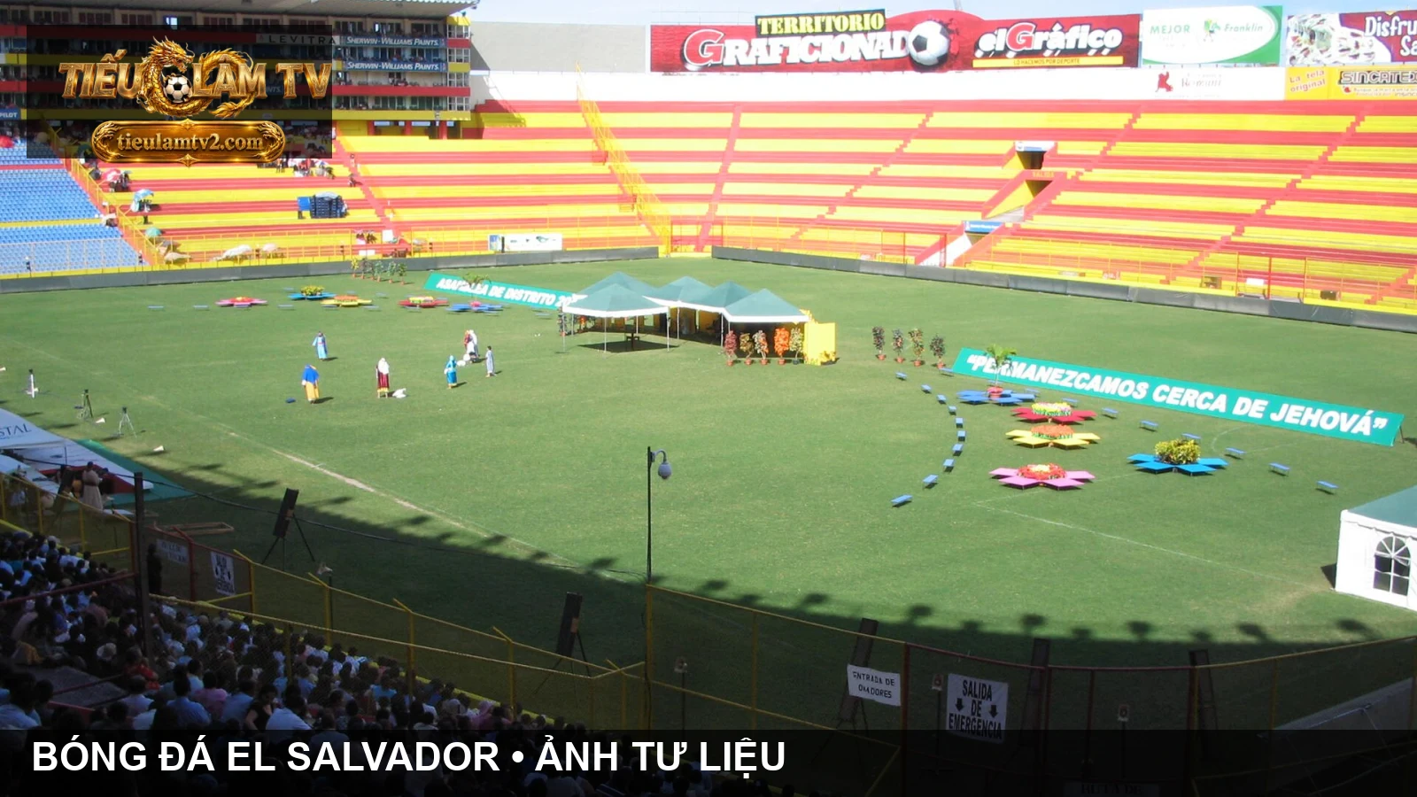 Mặt sân Estadio Cuscatlán trong ảnh tư liệu