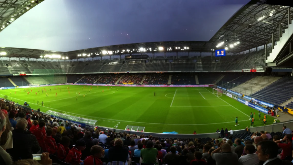 Toàn cảnh sân Red Bull Arena tại Salzburg